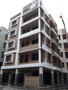 Gallery Cover Image of 800 Sq.ft 2 BHK Apartment for buy in GM G M Nilava Apartment, Bangur Avenue for 2450000